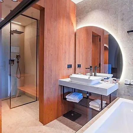 Hotel Magnetit Sumava 4*